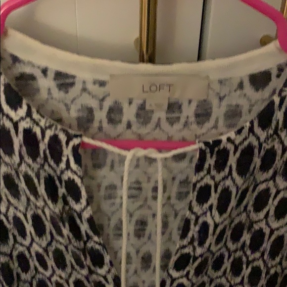 Cute Loft sweater with tassel tie - Picture 2 of 4